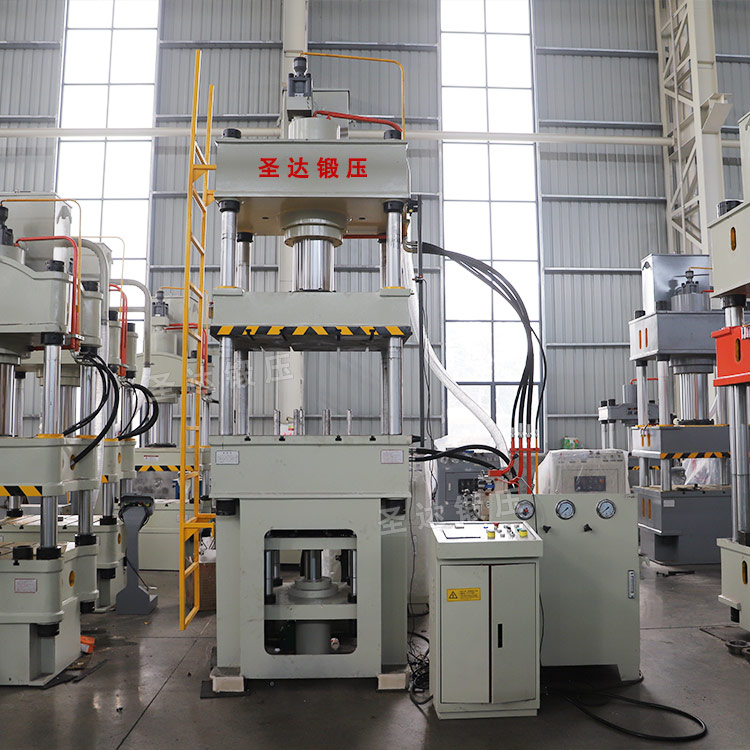 200噸四柱液壓機車間實物 200噸四柱液壓機車間實物