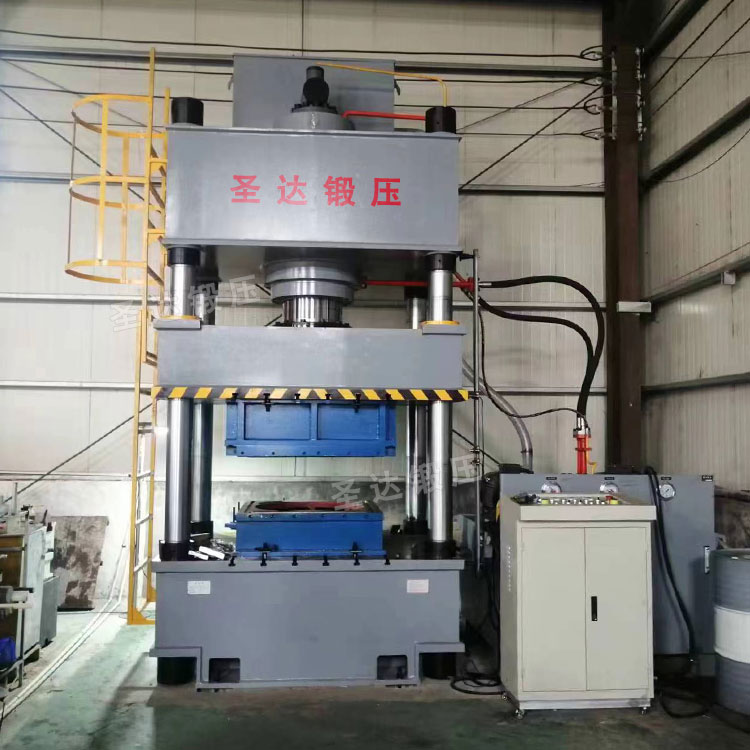 500噸不銹鋼水箱板液壓機客戶現場 500噸不銹鋼水箱板液壓機客戶現場