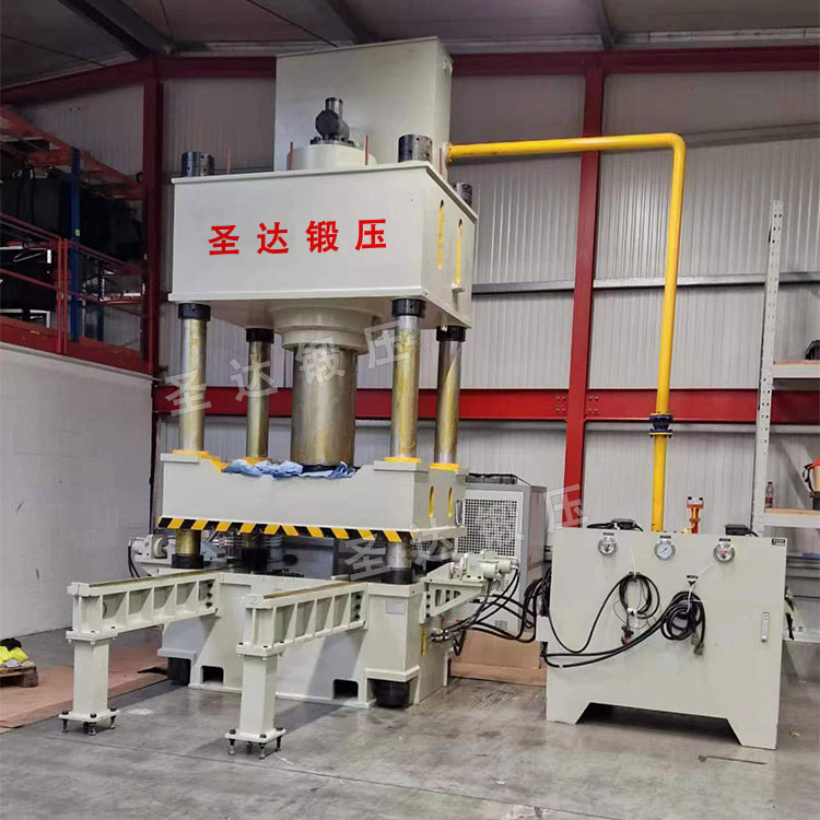 熱壓PE頭盔成型液壓機客戶現場 熱壓PE頭盔成型液壓機客戶現場